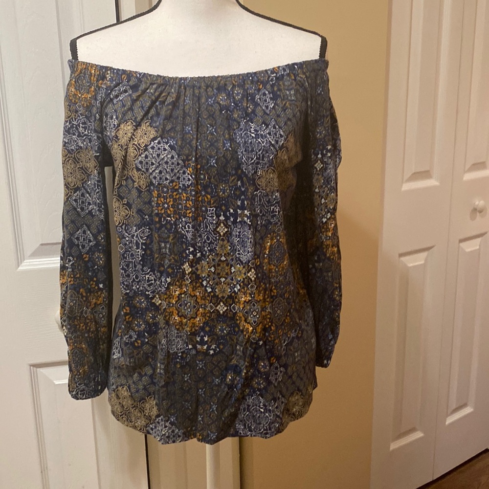 ❤️❤️Michael Kors- on/off 3/4 length sleeve top - very versatile- excel…